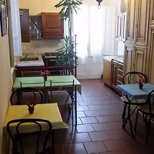 Grandpa Mau , Lucca Italia